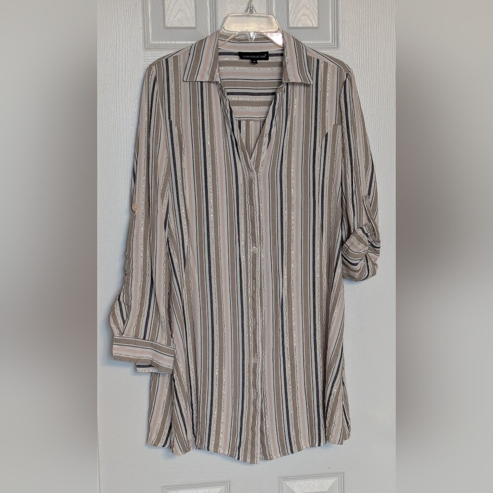 Women's (Size M) Long Striped V-neck Button Down Blouse/Top Long or 3/4 Sleeves